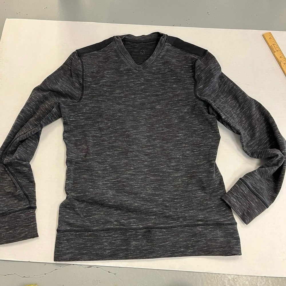 Lululemon Vneck Pullover Men’s  Size S